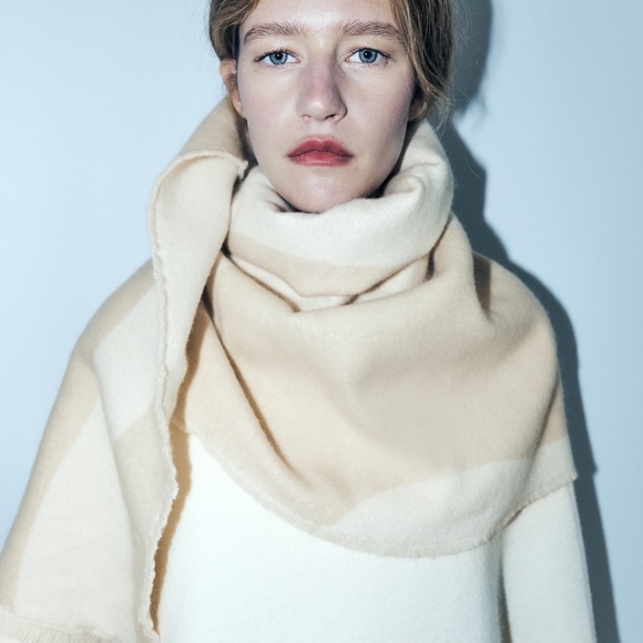 Zara WAVE PRINT SCARF - Picture 3 of 4